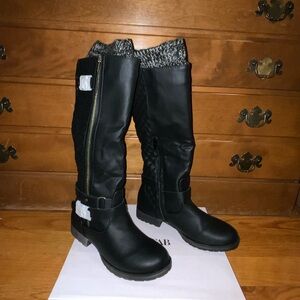 Black Knee-High Women's Boots